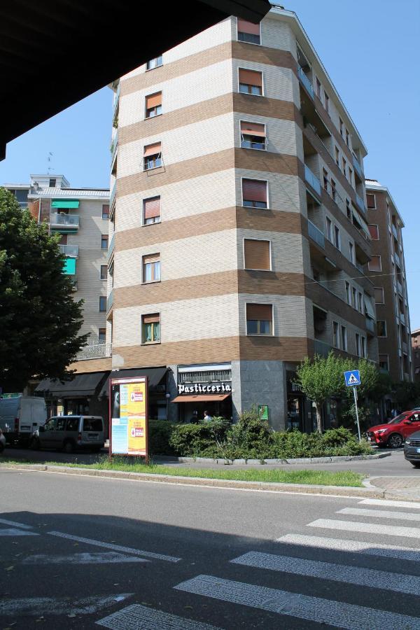 L'Appartamento Della Stazione Di Saronno Exterior photo